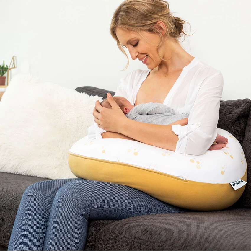 BabyMoov Coussin De Maternité Doomoo Buddy - Lollypop Ocre 6 BabyMoov Coussin De Maternité Doomoo Buddy - Lollypop Ocre – Image 4