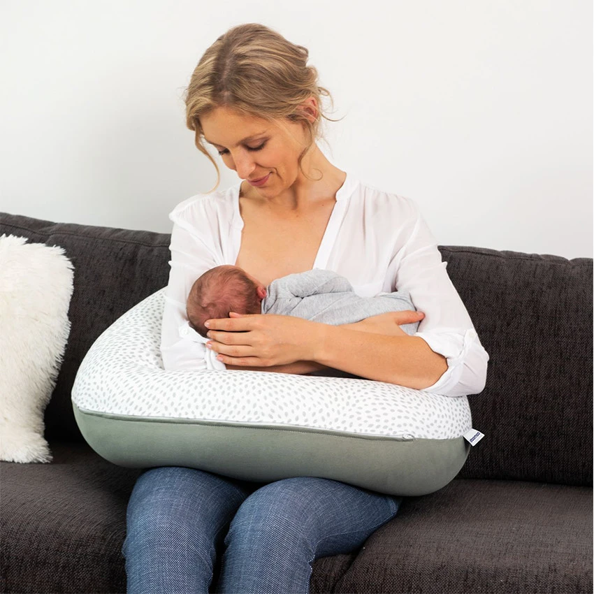 BabyMoov Coussin De Maternité Doomoo Buddy - Risotto Kaki 4 BabyMoov Coussin De Maternité Doomoo Buddy - Risotto Kaki – Image 2